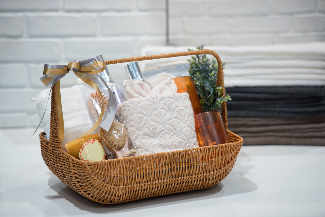 Welcome home best sale basket for boyfriend